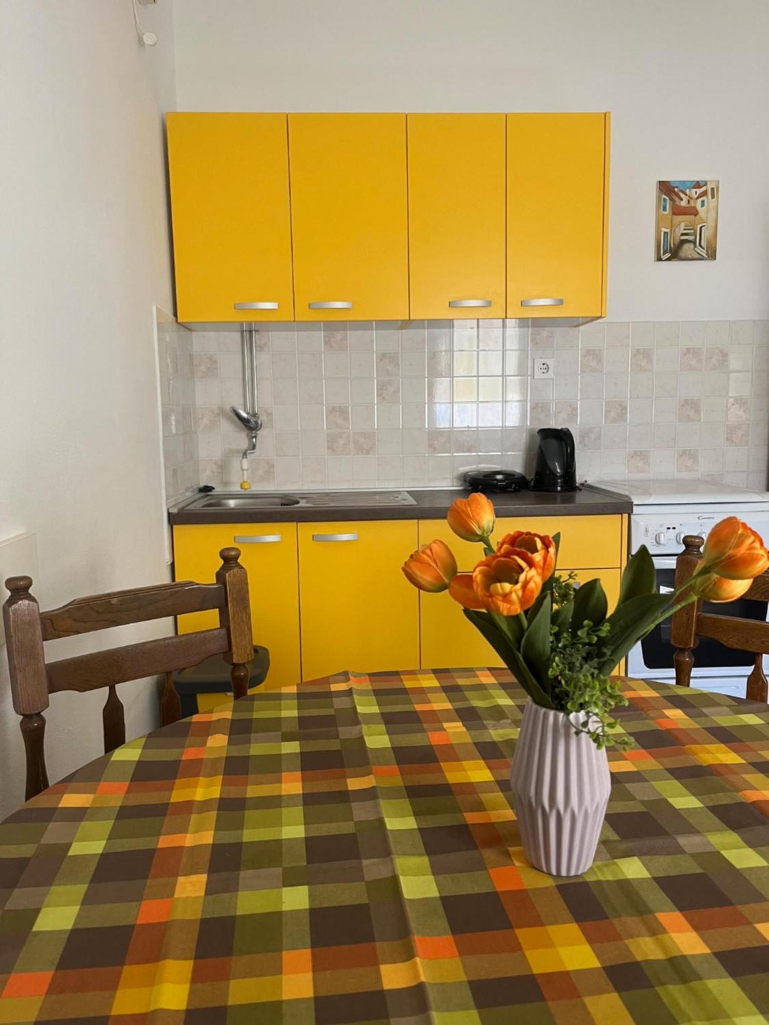 Apartmani Mila Pag Town Eksteriør bilde