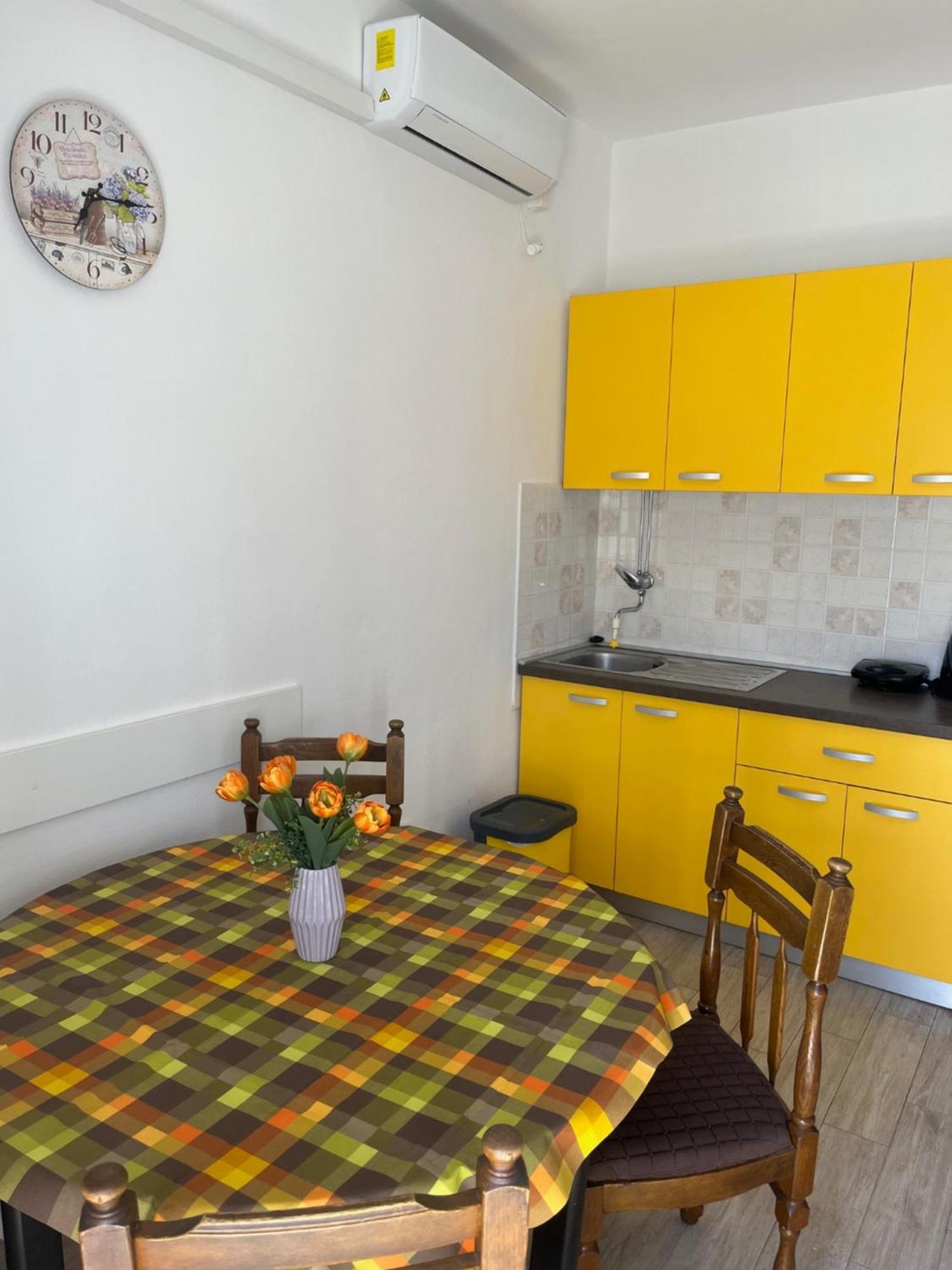 Apartmani Mila Pag Town Eksteriør bilde
