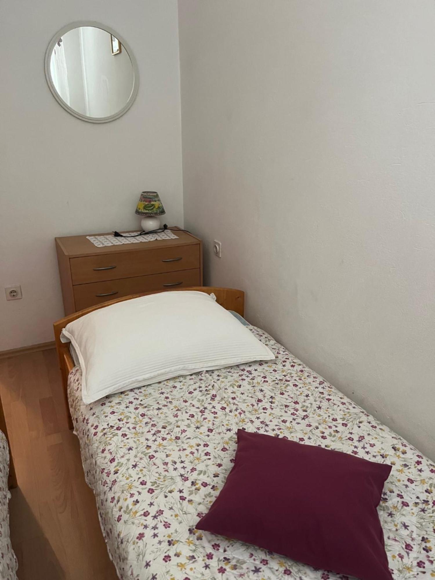 Apartmani Mila Pag Town Eksteriør bilde
