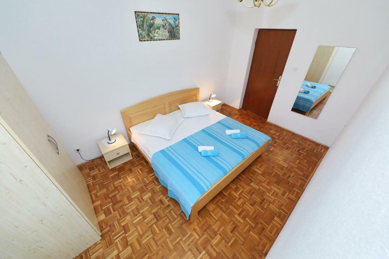 Apartmani Mila Pag Town Eksteriør bilde